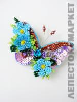 Брошь лиловая бабочка с голубыми цветами